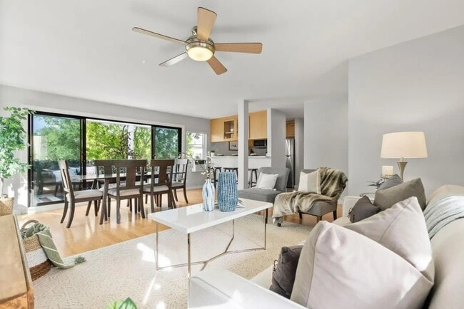 Building Photo - 1919 Alameda de las Pulgas