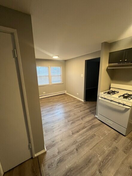 Building Photo - 6437 S Evans Ave