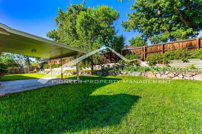 Building Photo - Spacious Home with Central AC and Fenced Yard