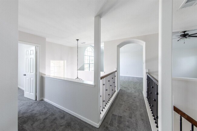 Building Photo - 2911 Ledgeside Ct
