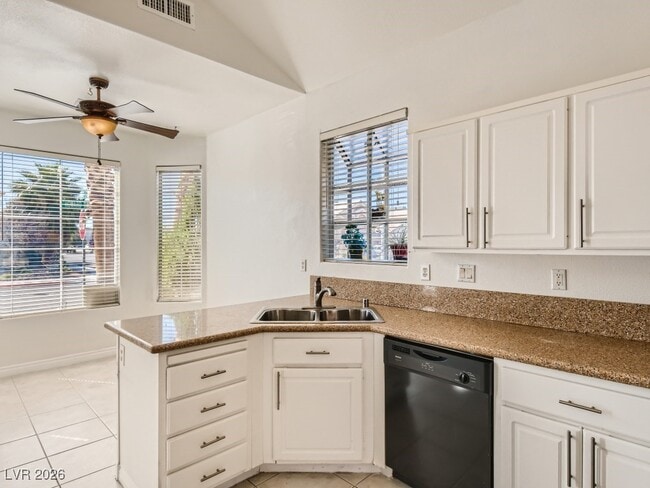 Building Photo - 7764 Howard Dade Ave