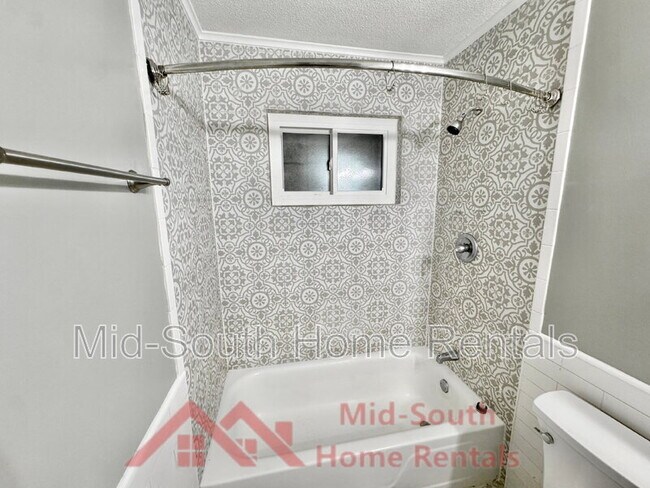 Building Photo - 1185 Deer Trail Ln