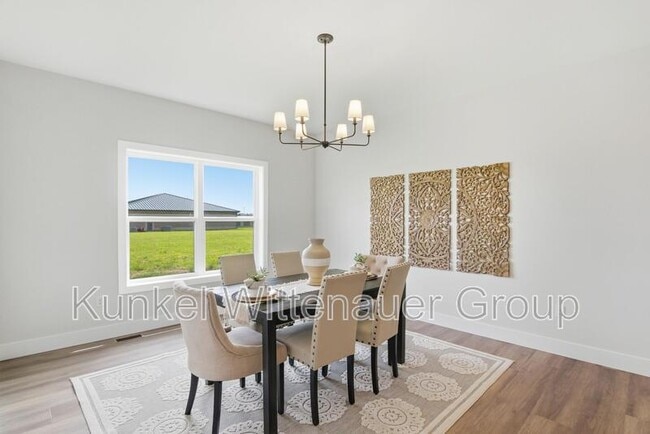 Building Photo - 829 Bushwood Way