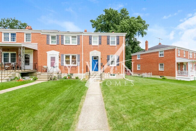 Building Photo - Charming 3 level townhome
