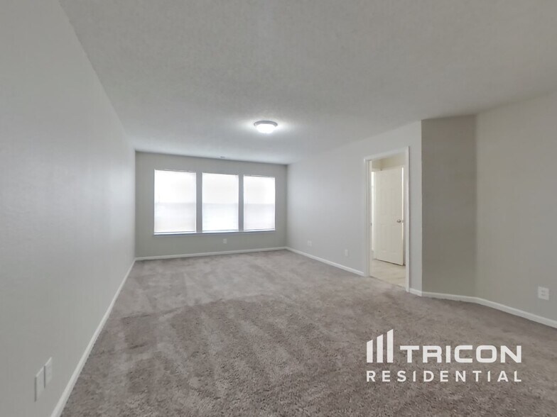 Building Photo - 522 Harmony Dr