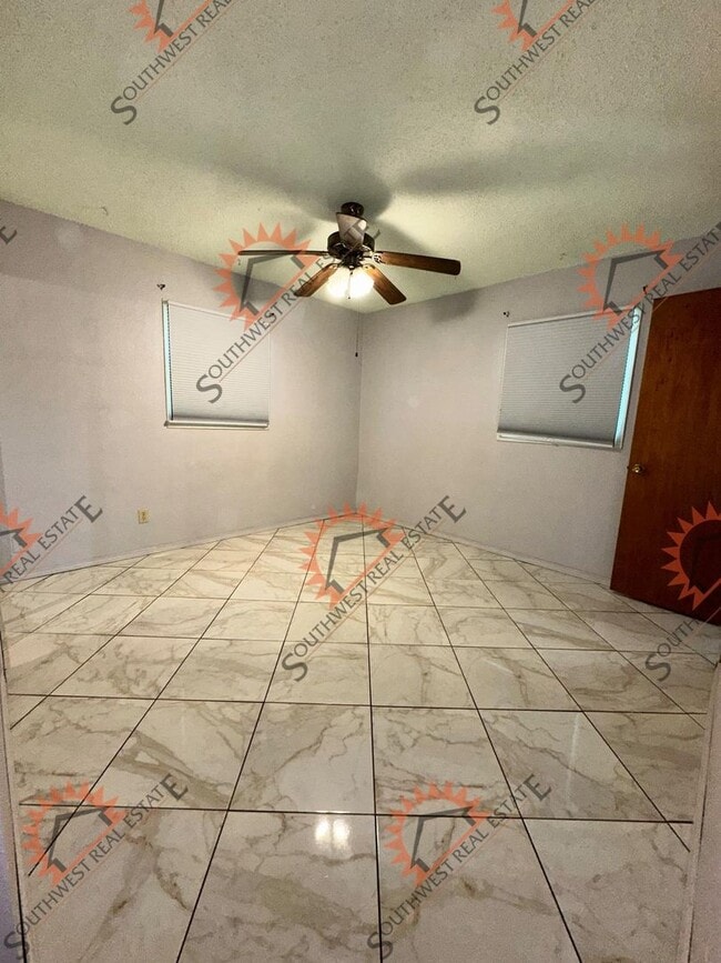 Building Photo - 3 Bed 2 Bath House
