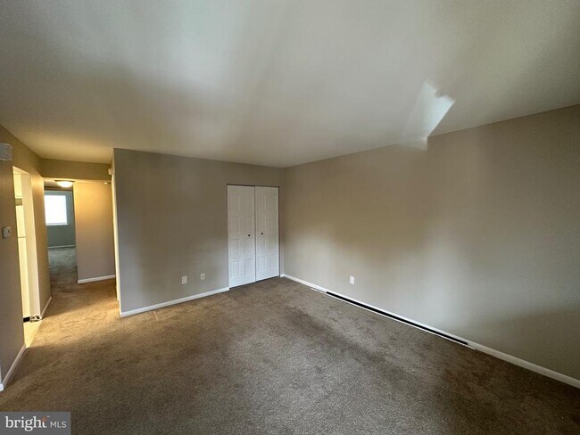 Building Photo - 18204 Delaire Landing Rd
