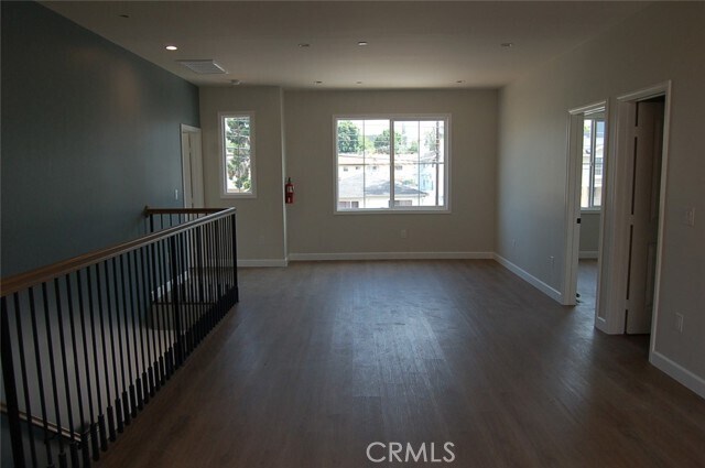 Building Photo - 425 W Duarte Rd