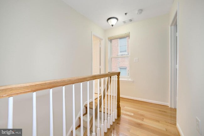 Building Photo - 2413 1/2 20th St NW