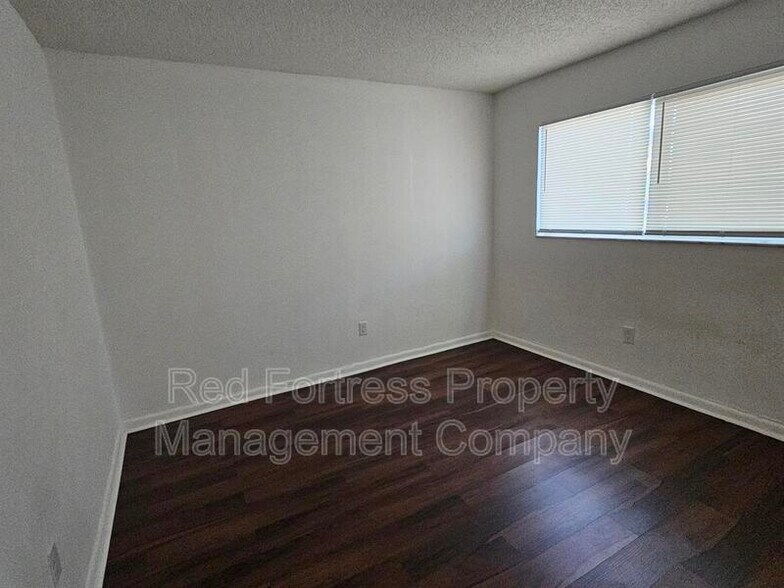 Building Photo - 4331 Glenwood Ave