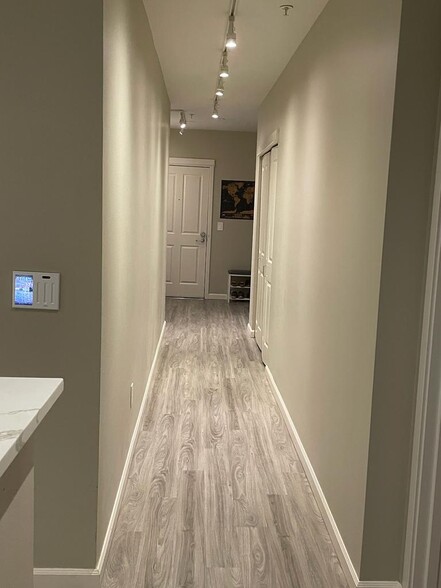 Entry Hallway - 900 Aurora Ave N