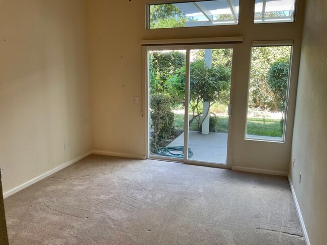 Building Photo - Gorgeous Summerset Duet in Gated 55+ Community