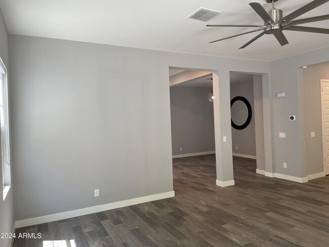 Building Photo - 4624 E Vista Bonita Dr