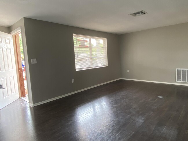 Building Photo - 6311 Edenmore Ave