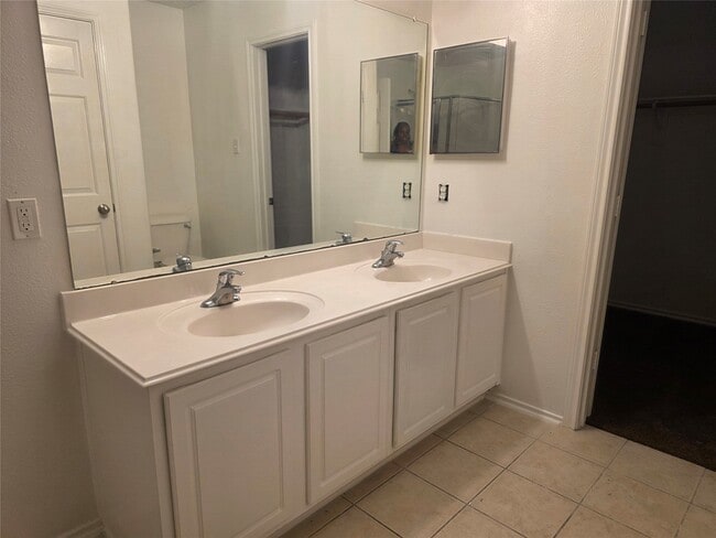 Building Photo - 16107 Sandy Path Ln