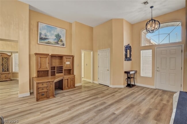 Building Photo - 2628 Highvale Dr