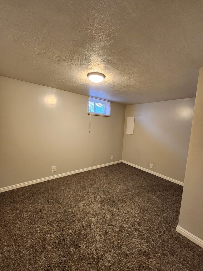 Building Photo - East Bench Remodeled Rambler below Olympus...