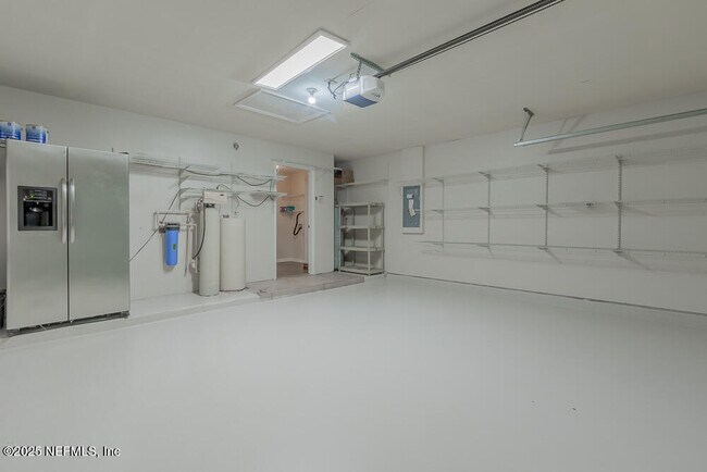 Building Photo - 8985 Redtail Dr