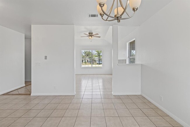 Building Photo - 207 Panther Path