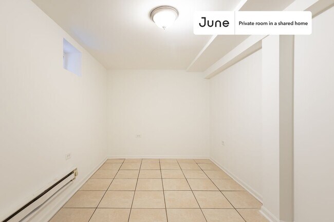 Building Photo - Room in Shared 3 bed/1 bath home