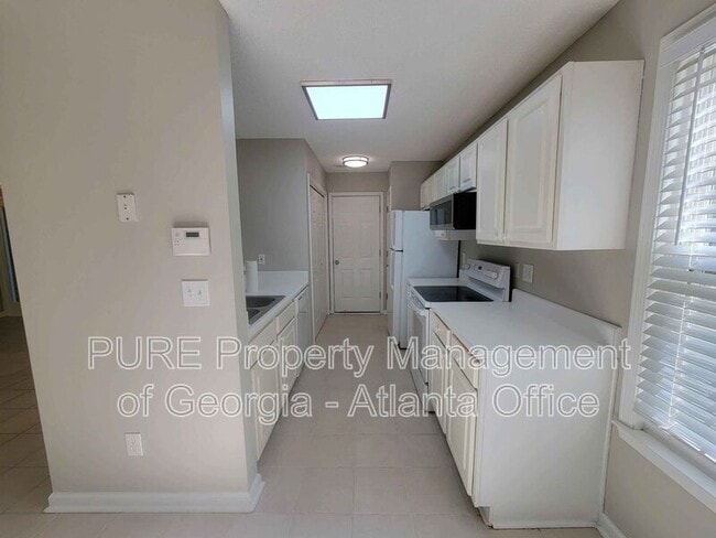 Building Photo - 102 Laguna Springs Dr