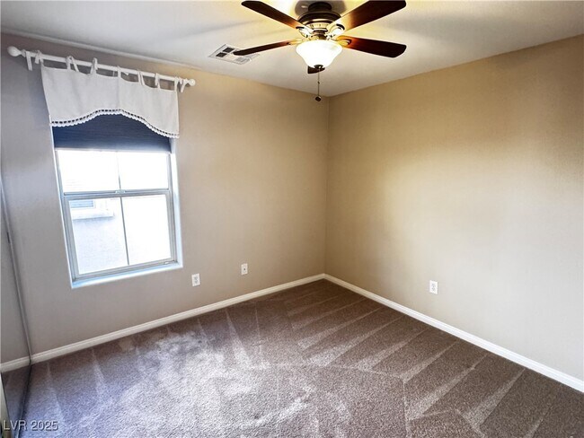 Building Photo - 5361 Candlespice Way