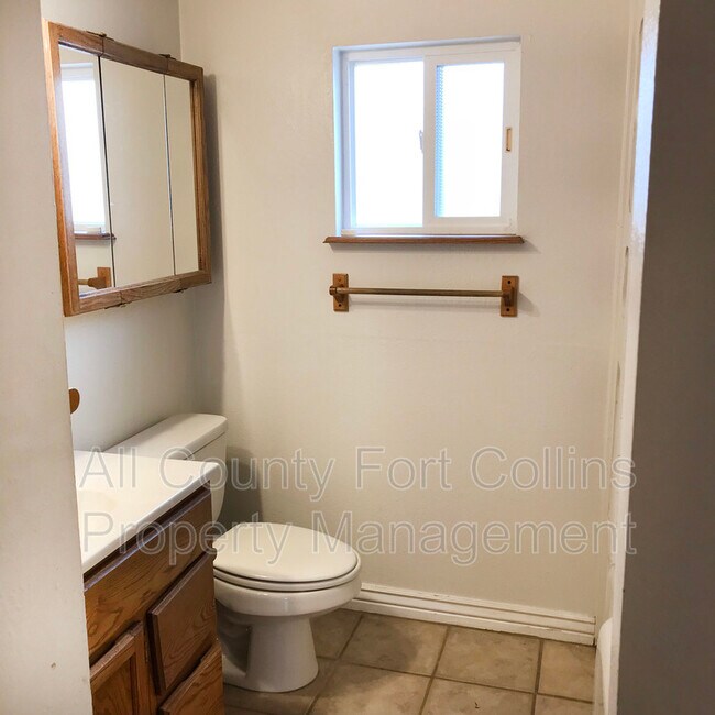 Building Photo - 401 Elm St