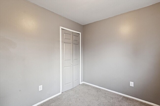 Building Photo - 16800 Wormer Ave
