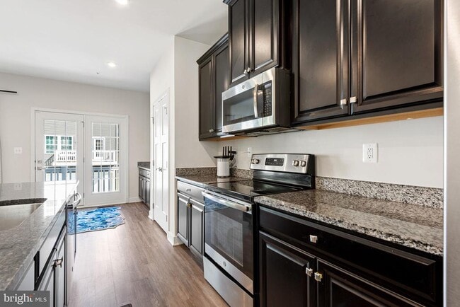 Building Photo - 9912 Vista Pointe Dr