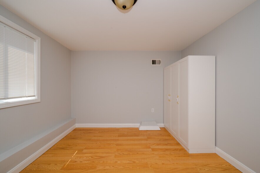 Building Photo - 2727 Moraga St
