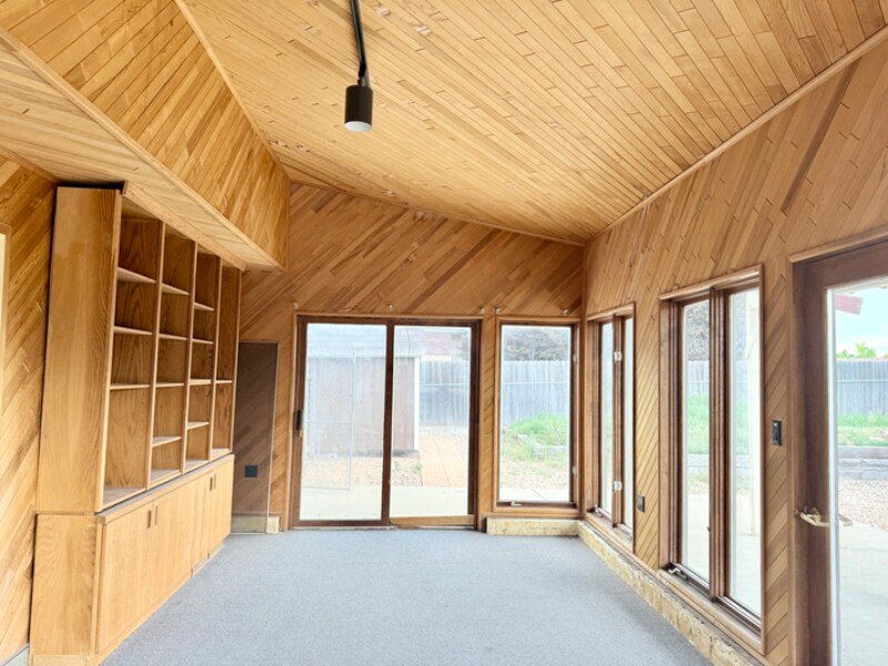 Building Photo - 301 W Mangrum Dr