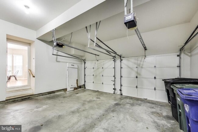 Building Photo - 2177 S Glebe Rd