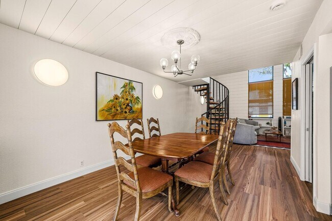 Building Photo - 385 W Pierson St