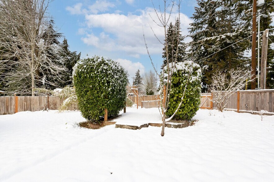 Building Photo - 629 212th St SW