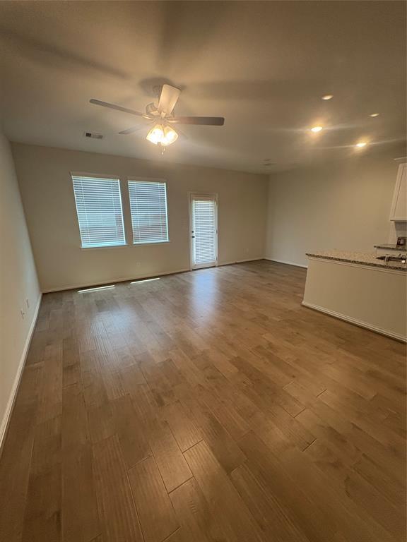 Building Photo - 27831 Western Crk Ct