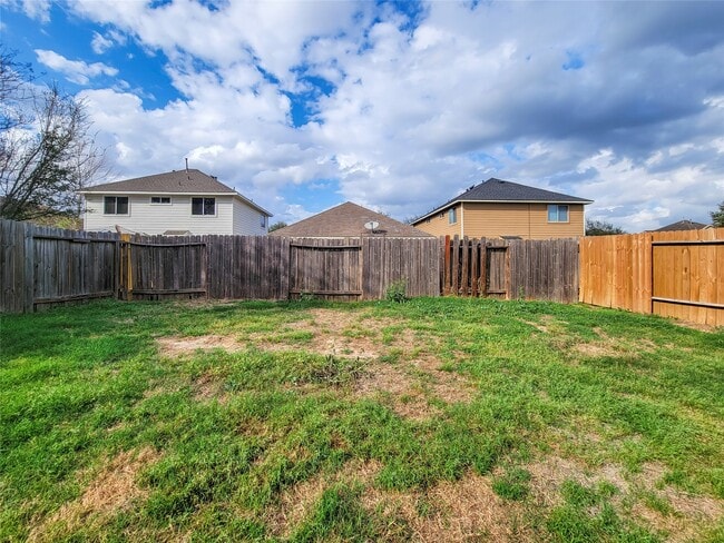 Building Photo - 7206 Daniel Spgs Ln