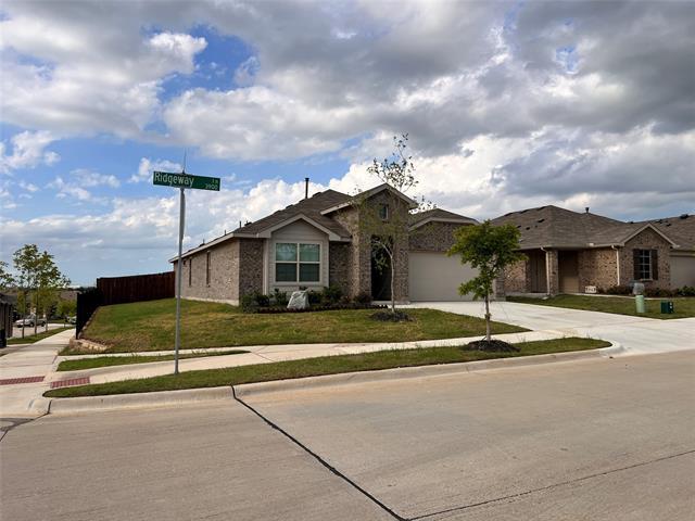 Primary Photo - 3916 Ridgeway Ln