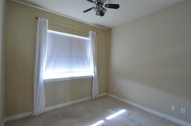Building Photo - 9006 Harbor Hills Dr