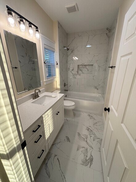 Building Photo - 1322 Fairland Ave