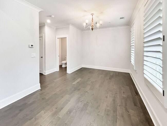 Building Photo - Beautiful 3 BR Townhome in Woodstock!