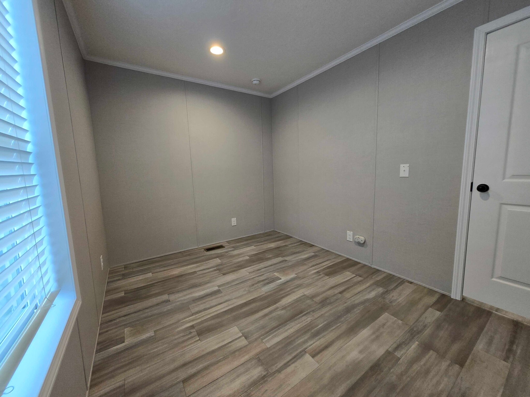 Building Photo - 29884 Jamestown Dr