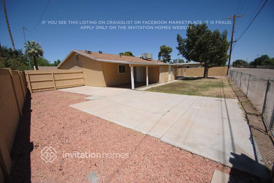 Building Photo - 907 N Wedgewood Dr