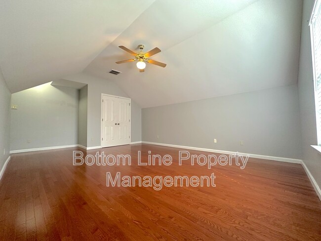 Building Photo - 4845 Chesney St NW
