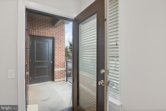 Building Photo - 2907 Bleeker St