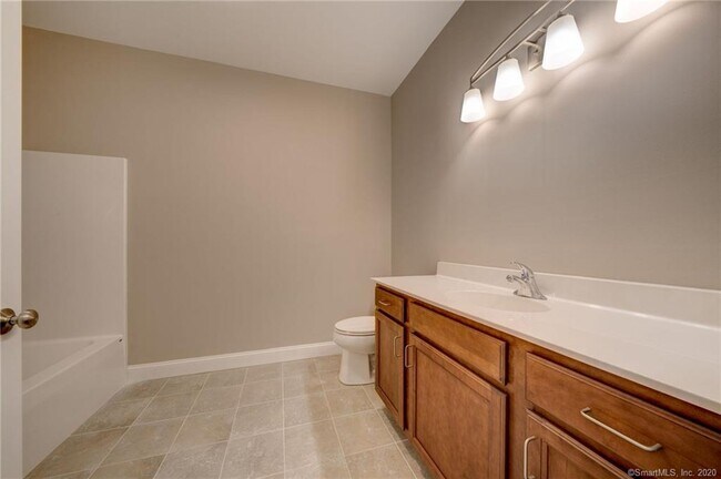 Building Photo - 6 Bayberry Ln