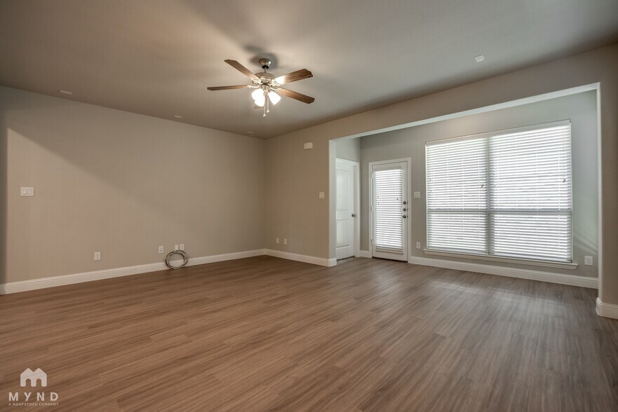 Building Photo - 3317 King Yon Wy