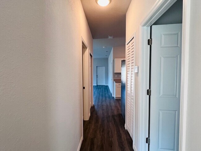 Building Photo - 1487 Las Villas Blvd