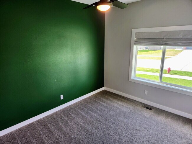 Building Photo - 1603 Red Cedar Ln