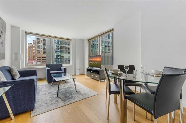 Building Photo - 254 W 54th St