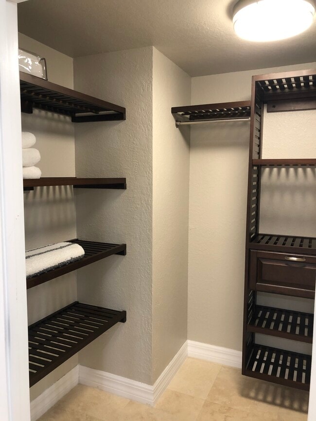 Building Photo - 23640 Walden Center Dr